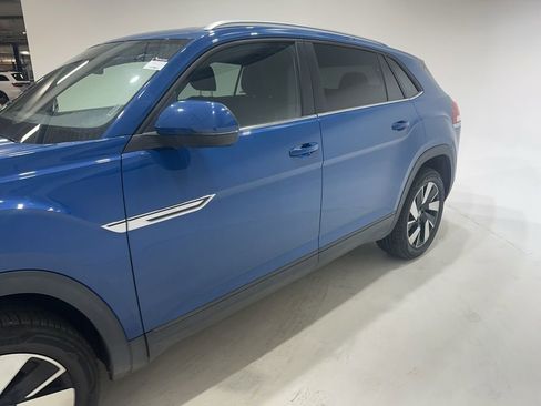 Used 2025 Volkswagen Atlas Cross Sport SE image 5