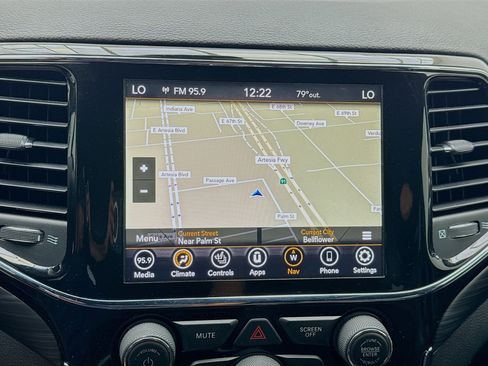 Used 2020 Jeep Grand Cherokee Altitude RWD image 9