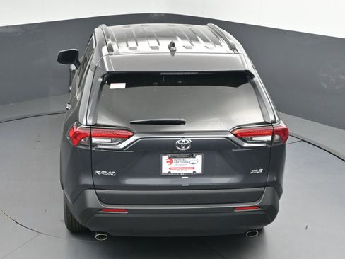 Used 2022 Toyota RAV4 XLE FWD image 43