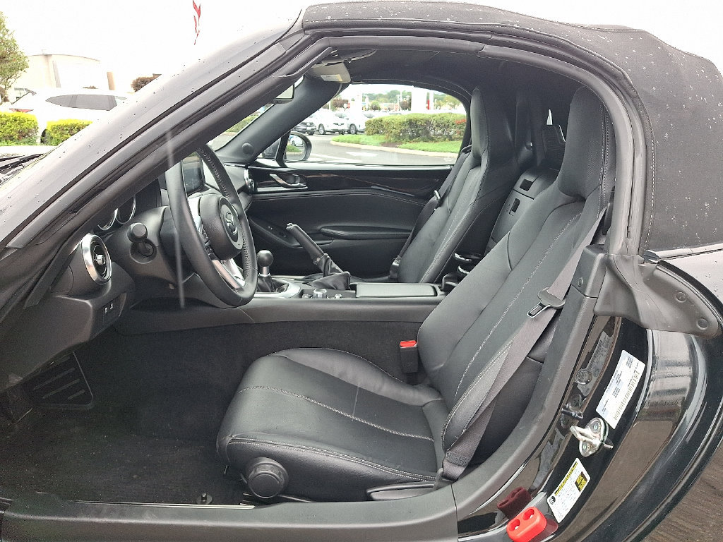 Used 2022 MAZDA MX-5 Miata Grand Touring w/ Weather Package RWD image 17