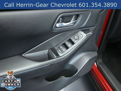 Used 2024 Nissan Rogue SV FWD image 11