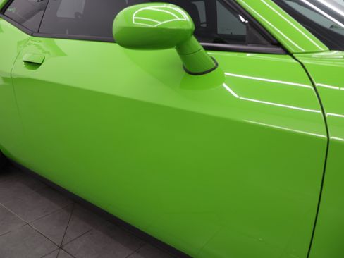 Used 2017 Dodge Challenger SRT Hellcat RWD image 26