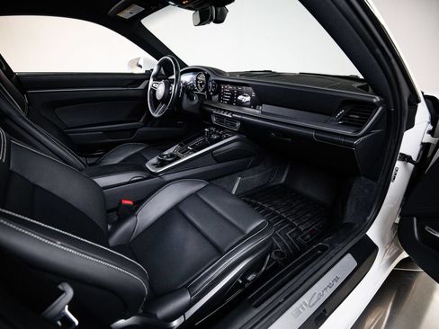 Certified 2023 Porsche 911 Carrera RWD image 28