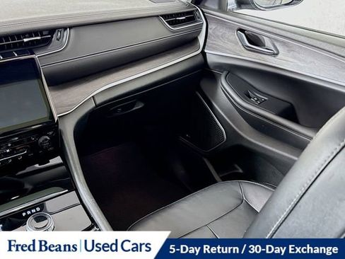 Used 2022 Jeep Grand Cherokee L Limited image 26