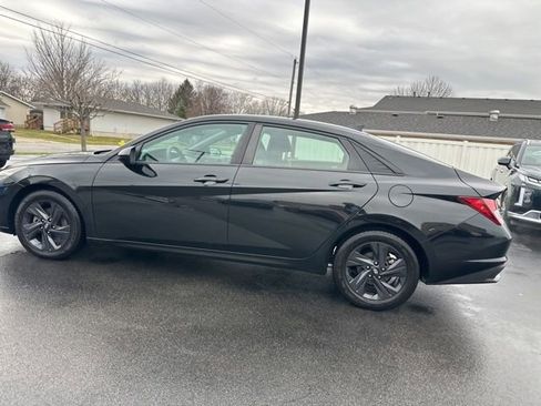 Used 2023 Hyundai Elantra SEL image 16