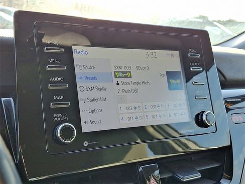 Used 2022 Toyota Camry SE image 16