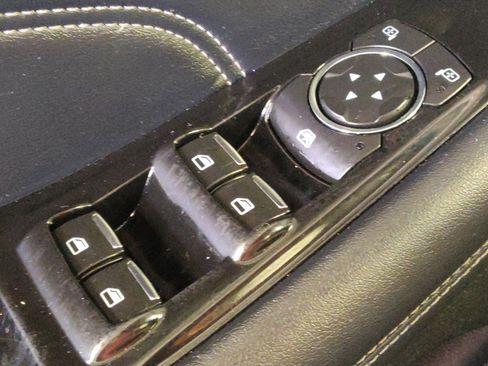 Used 2018 Ford Edge Titanium w/ Technology Package FWD image 27