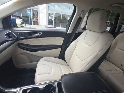 Used 2023 Ford Edge Titanium w/ Cargo Accessory Package AWD/4WD image 17