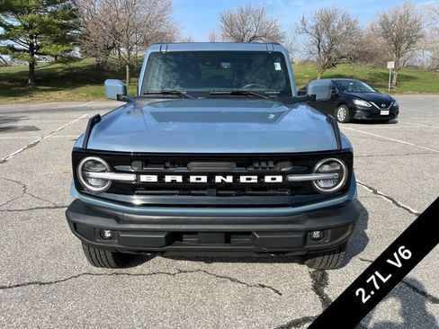 Used 2025 Ford Bronco Outer Banks AWD/4WD image 3