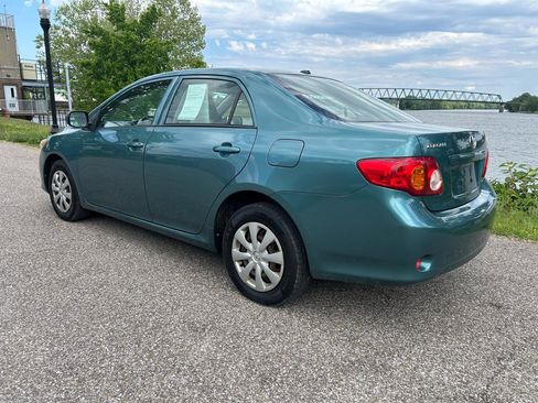 Used 2009 Toyota Corolla S FWD image 3