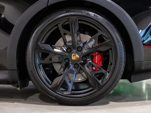 Used 2024 Porsche Taycan 4S image 17