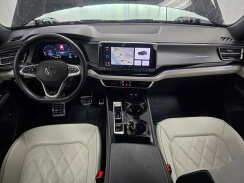 Used 2024 Volkswagen Atlas Cross Sport SEL Premium R-Line image 17