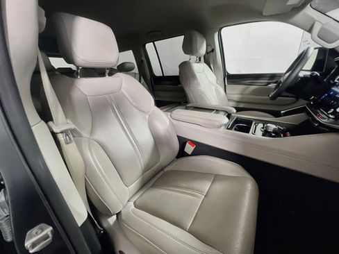 Used 2024 Jeep Wagoneer Series II w/ Flexible Seating Group RWD image 30