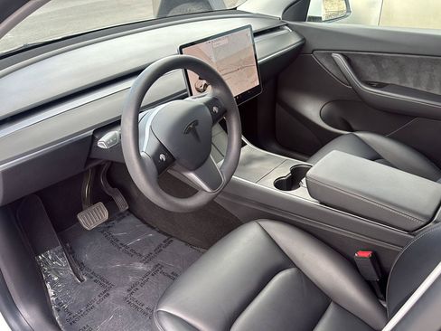 Used 2021 Tesla Model Y Long Range AWD/4WD image 12