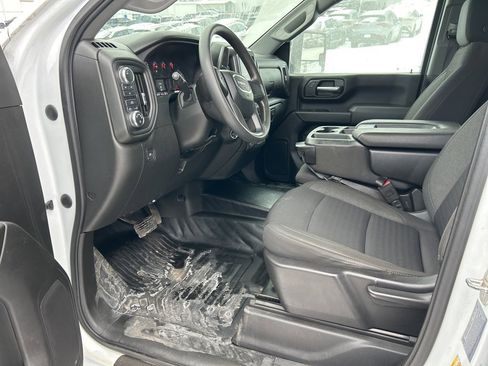 Used 2024 GMC Sierra 2500 Pro w/ Convenience Package image 6