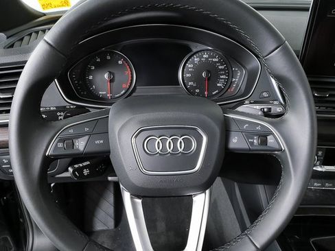 Used 2023 Audi Q5 2.0T Premium w/ Convenience Package image 8