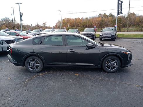 New 2025 Kia K4 LXS image 2