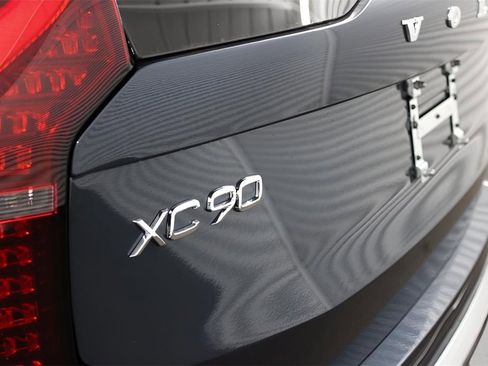 New 2025 Volvo XC90 B6 Core w/ Protection Package image 7