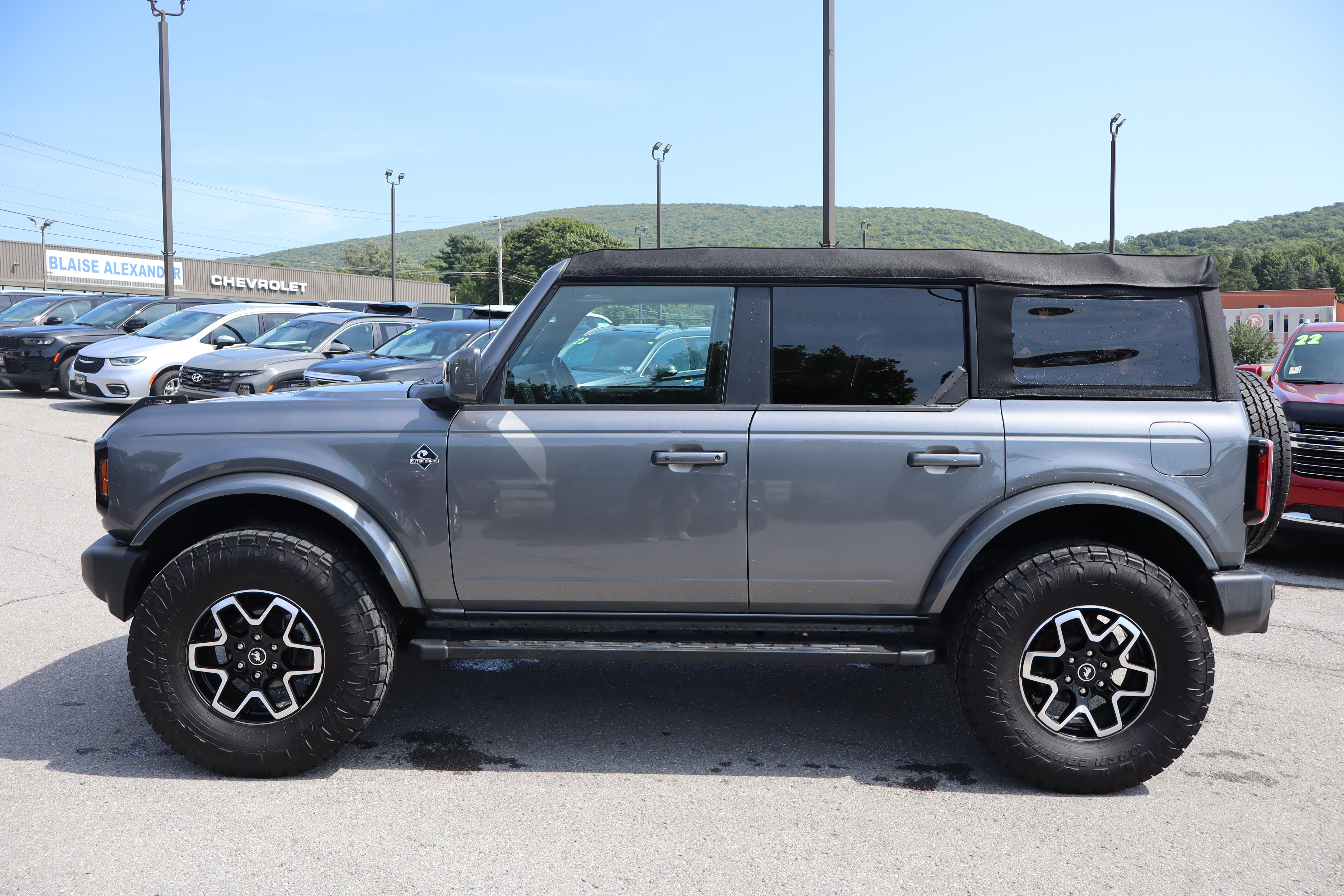Used 2024 Ford Bronco Outer Banks AWD/4WD image 7