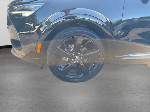 Used 2022 Buick Envision Essence w/ Technology Package II image 12