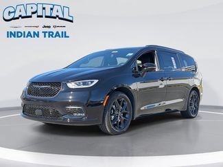New 2026 Chrysler Pacifica Limited w/ S Appearance Package FWD video 1