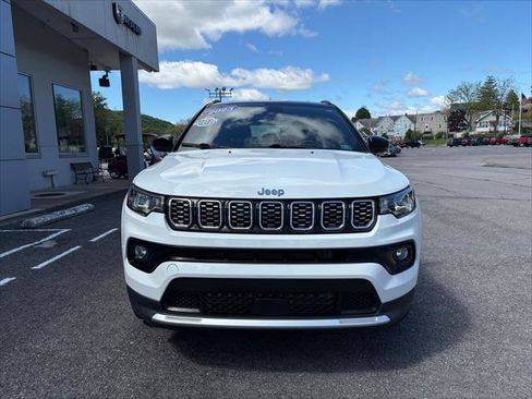 Certified 2025 Jeep Compass Limited AWD/4WD image 4