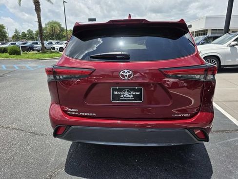 Used 2023 Toyota Highlander Limited FWD image 8