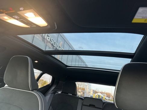 Certified 2025 Volvo XC40 B5 Plus image 27