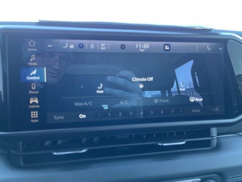 Used 2024 Jeep Wrangler Unlimited Rubicon w/ Convenience Group image 22