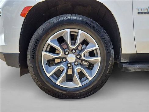 Used 2021 Chevrolet Tahoe LT w/ LT Signature Plus Package RWD image 26