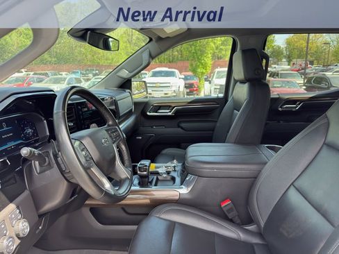 Used 2023 Chevrolet Silverado 1500 LT Trail Boss w/ LT Trail Boss Premium Package image 11