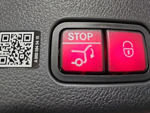 New 2026 Mercedes-Benz GLC 300 image 15