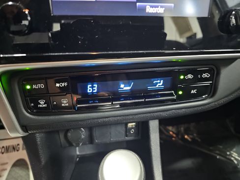 Used 2019 Toyota Corolla LE w/ Body Protection Package image 21