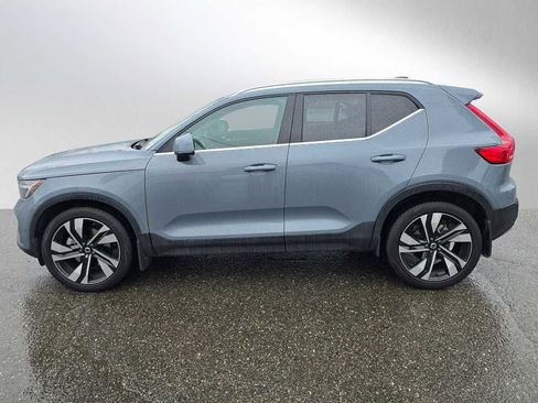 Used 2023 Volvo XC40 B5 Ultimate w/ Protection Package Premier image 6