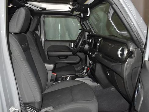 Used 2023 Jeep Wrangler Unlimited Sahara AWD/4WD image 25