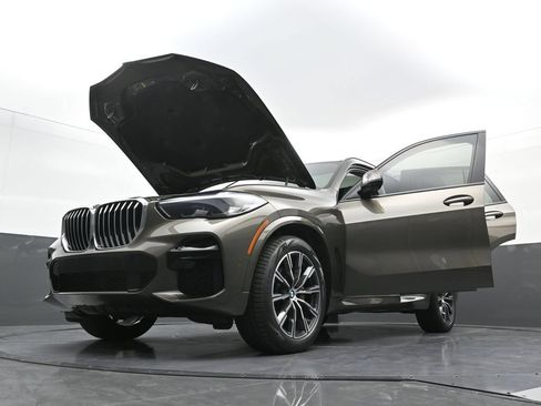 Used 2023 BMW X5 xDrive40i w/ M Sport Package AWD/4WD image 40