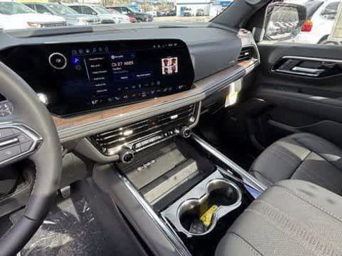 New 2026 Chevrolet Suburban High Country AWD/4WD image 19