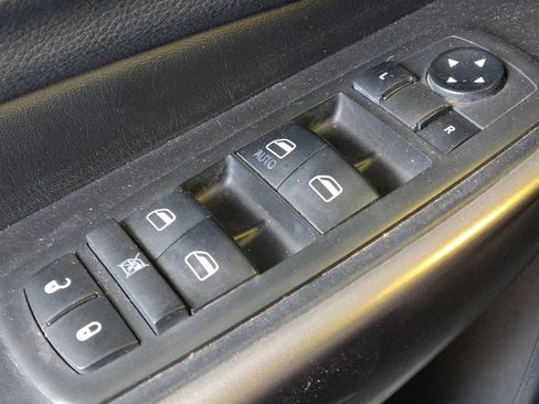 Used 2019 Jeep Cherokee Latitude w/ Popular Appearance Group FWD image 27