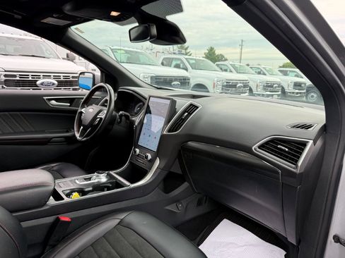 Used 2023 Ford Edge ST-Line AWD/4WD image 23