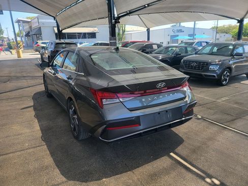 Used 2025 Hyundai Elantra SEL image 10