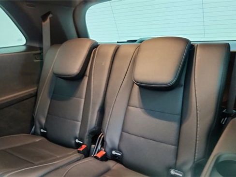 Used 2025 Mercedes-Benz GLS 450 GLS 450 image 31