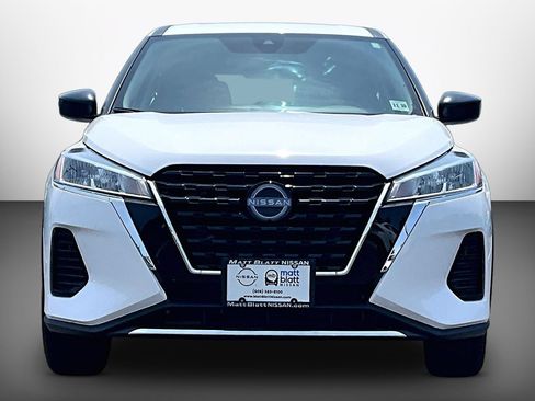 Certified 2025 Nissan Kicks Play S FWD image 2