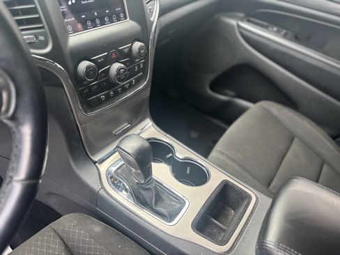 Used 2021 Jeep Grand Cherokee Laredo RWD image 15