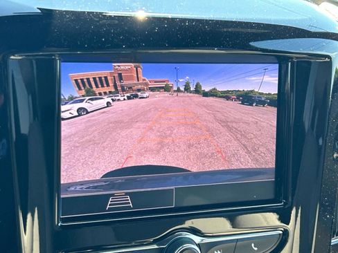 Used 2023 Chevrolet Traverse LS FWD image 29