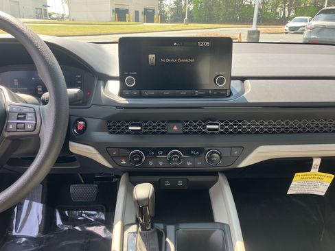 Used 2025 Honda Accord SE image 25