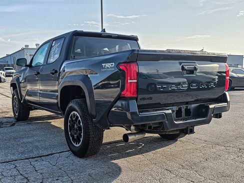 Used 2024 Toyota Tacoma TRD Off-Road image 4