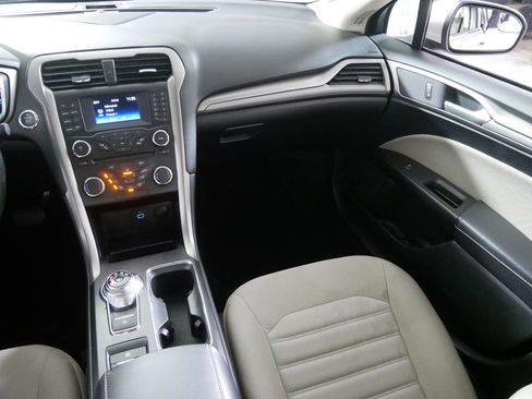 Used 2018 Ford Fusion S image 11