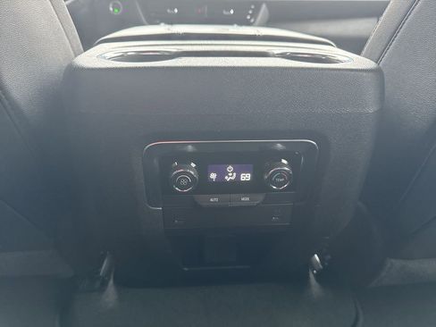 Certified 2025 Chevrolet Tahoe LT image 28