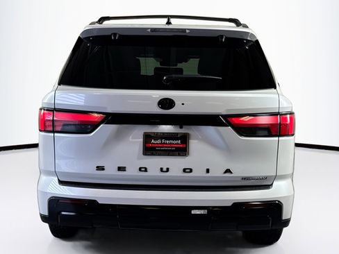 Used 2025 Toyota Sequoia Platinum image 6