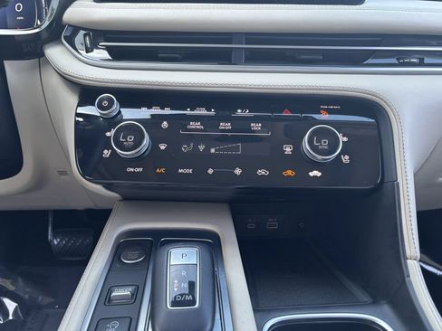 Used 2025 INFINITI QX60 Sensory w/ Vision Package AWD/4WD image 22